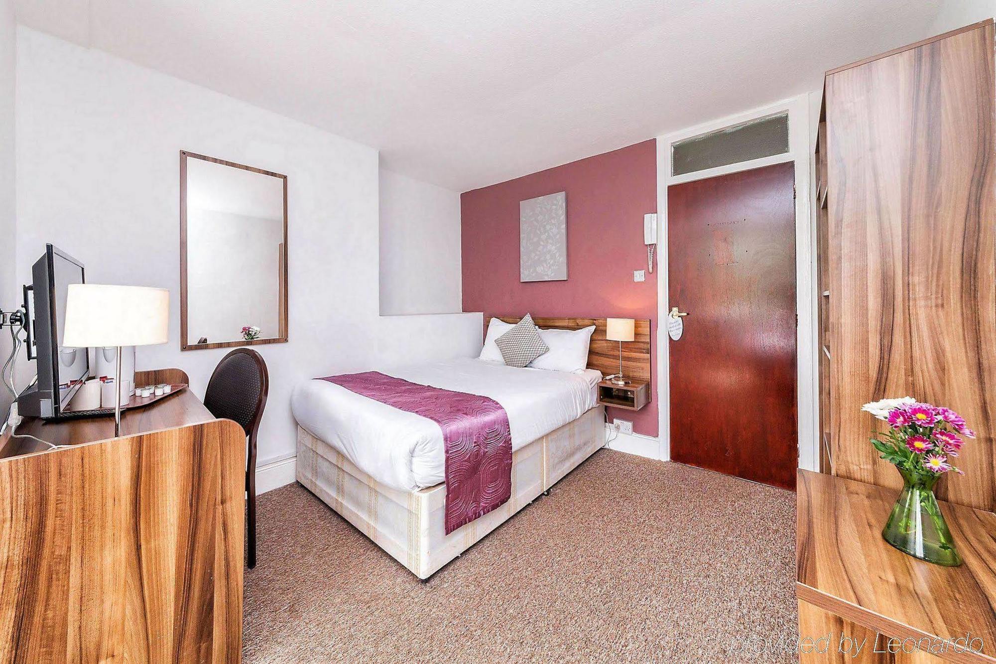 National Hotel Лондон Екстериор снимка